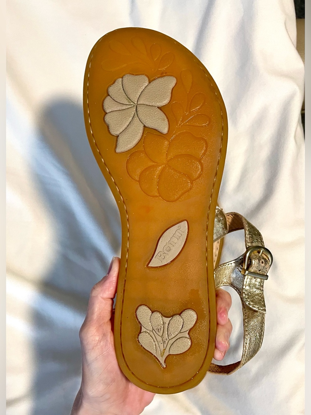 BORN Hand~Crafted Leather Beaded Thong Sandals - Women’s Size 9 - Gold -Comfort - Picture 6 of 9